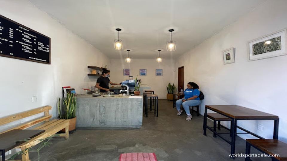 Terno  ในโออาซากาเป็นร้านกาแฟแถวน่ารักที่ดำเนินการโดย Celestino Alonso ผู้ประกอบการรุ่นใหม่ที่เลิกอาชีพการออกแบบมาทำกาแฟ 