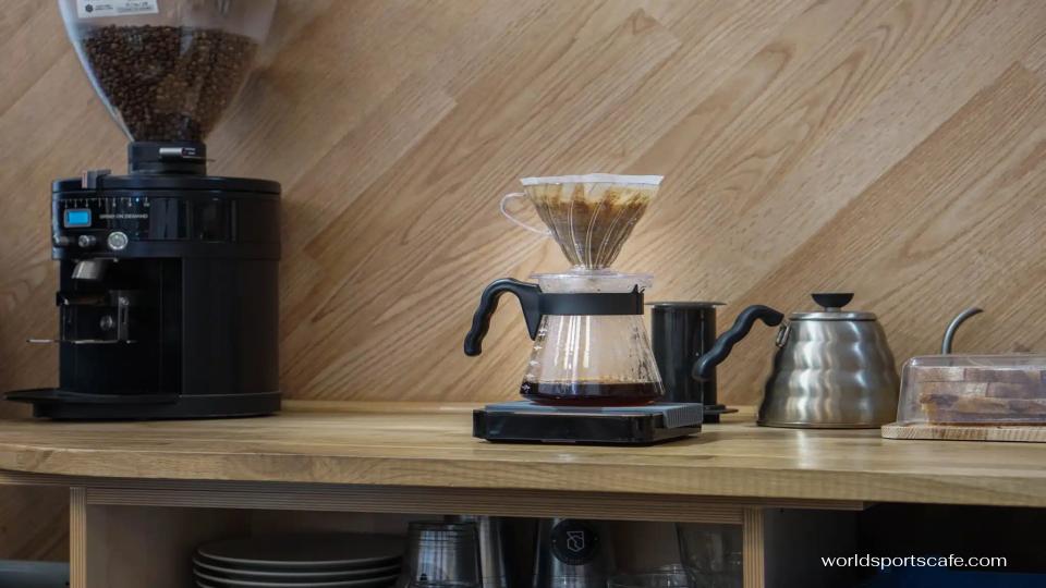 Randall Coffee แผงขายกาแฟแห่งนี้ตั้งอยู่ภายในตลาดอาหารที่ได้รับการปรับปรุงใหม่เมื่อเร็ว ๆ นี้ นำเสนอกาแฟคั่วในท้องถิ่นชั้นดีโดยหนึ่งในผู้บุกเบิกกาแฟในยุคแรก ๆ ของมาดริด